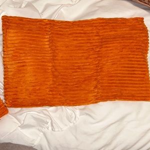 *NWOT ORANGE PILLOWCASE